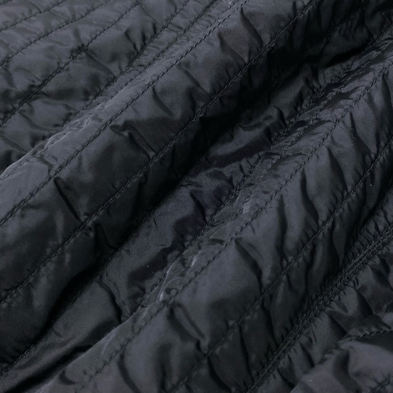 89g20 ARMANI COLLEZIONI アルマーニコレツィオーネ ナイロンジャケット キルティング 軽量 サイズ48 ブラック ナイロン100％ レディース 女性用u02t