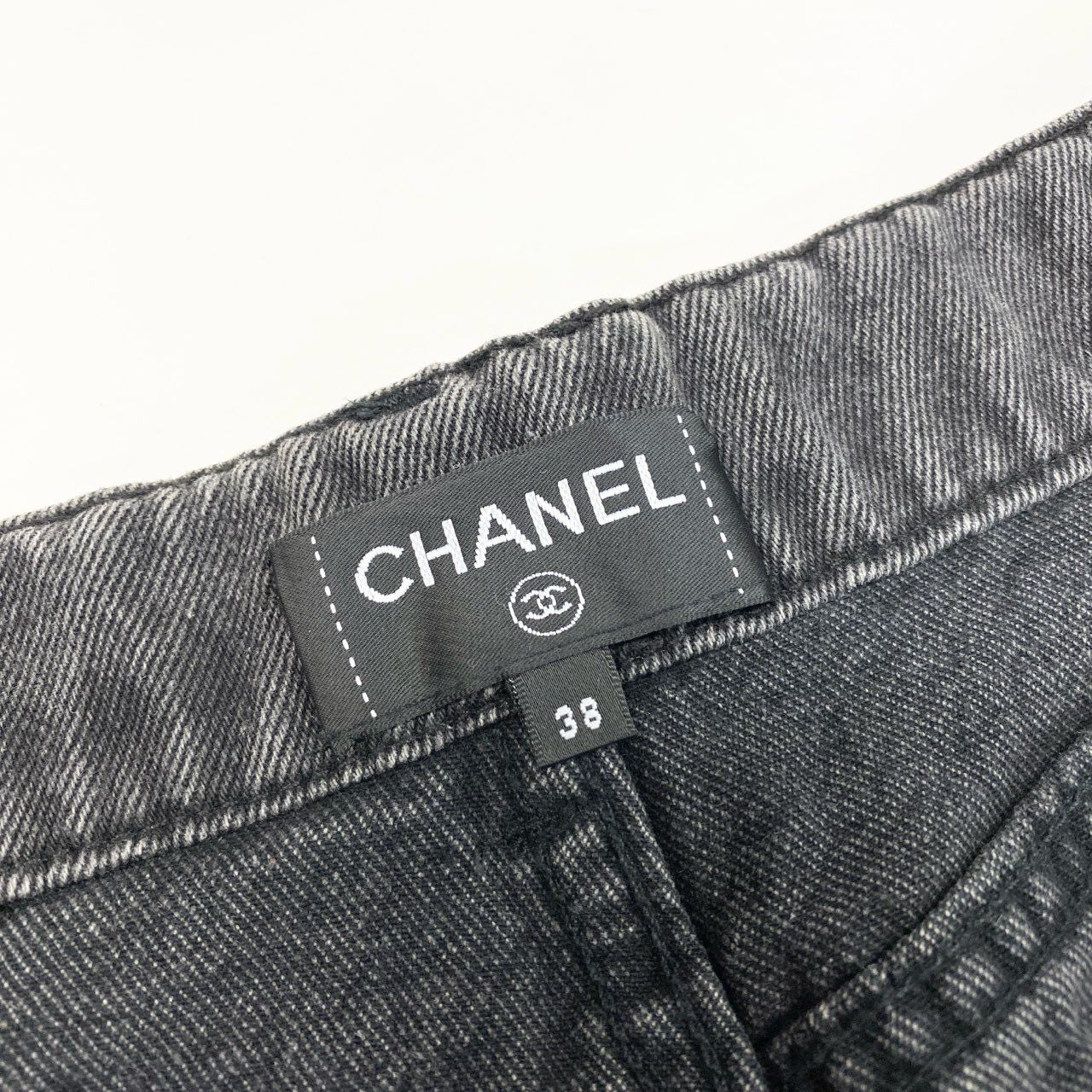 71a23 CHANEL シャネル 2020年 ライオンボタン ワイド デニムパンツ ジーパン P64403 サイズ38 グレー系 コットン レディースta2