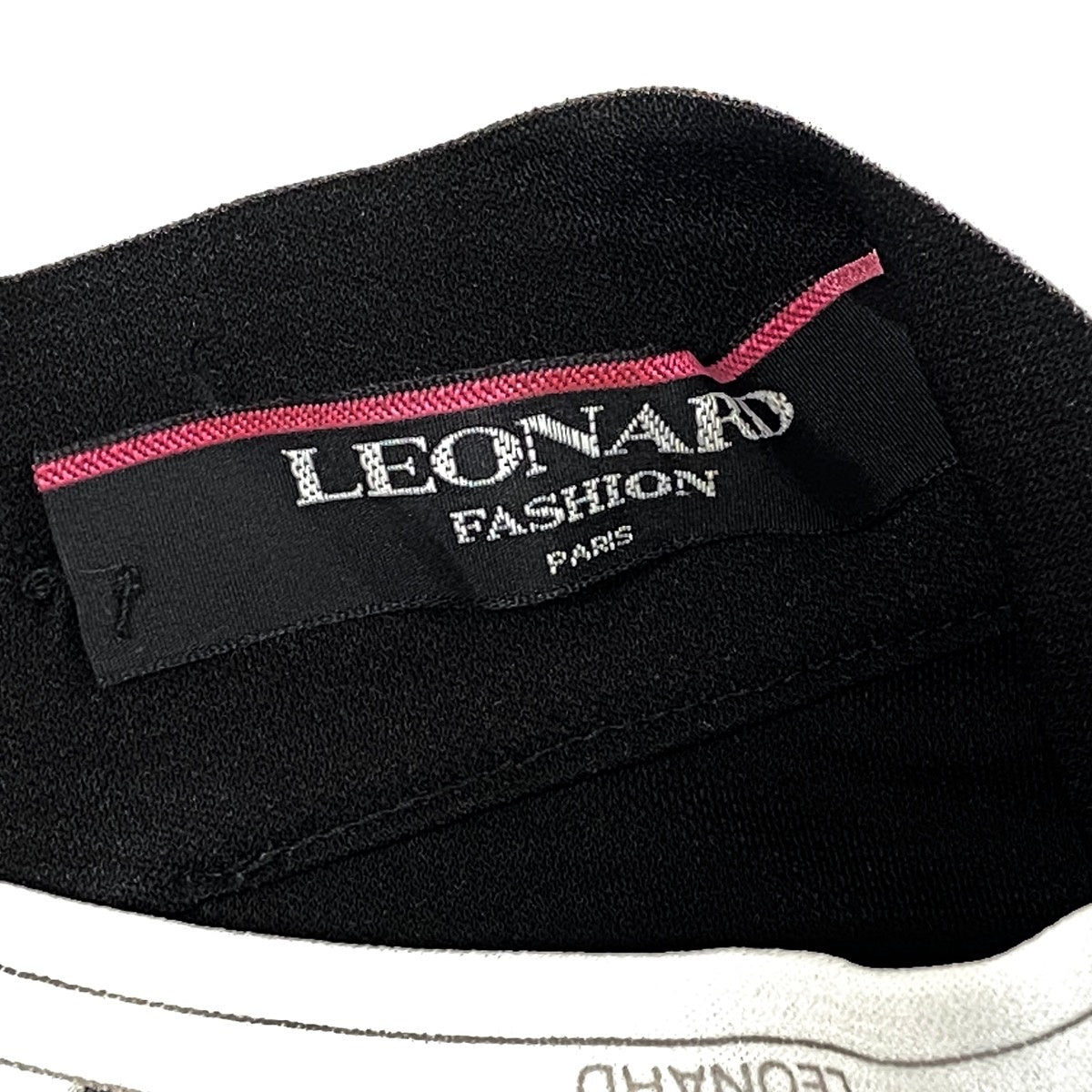 13i14 LEONARD レオナール ハイネックカットソー 長袖カットソー カンカン素材 薄手 0169559 L ブラック オフホワイト レディース 女性用u02t
