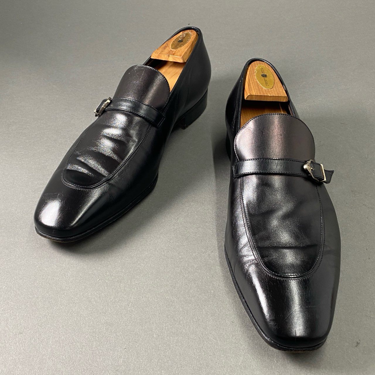 2f4 Salvatore Ferragamo サルヴァトーレ フェラガモ シングルモンクストラップ ビジネスシューズ 9 1/2 ブラック レザー イタリア製 フォーマル 紳士靴