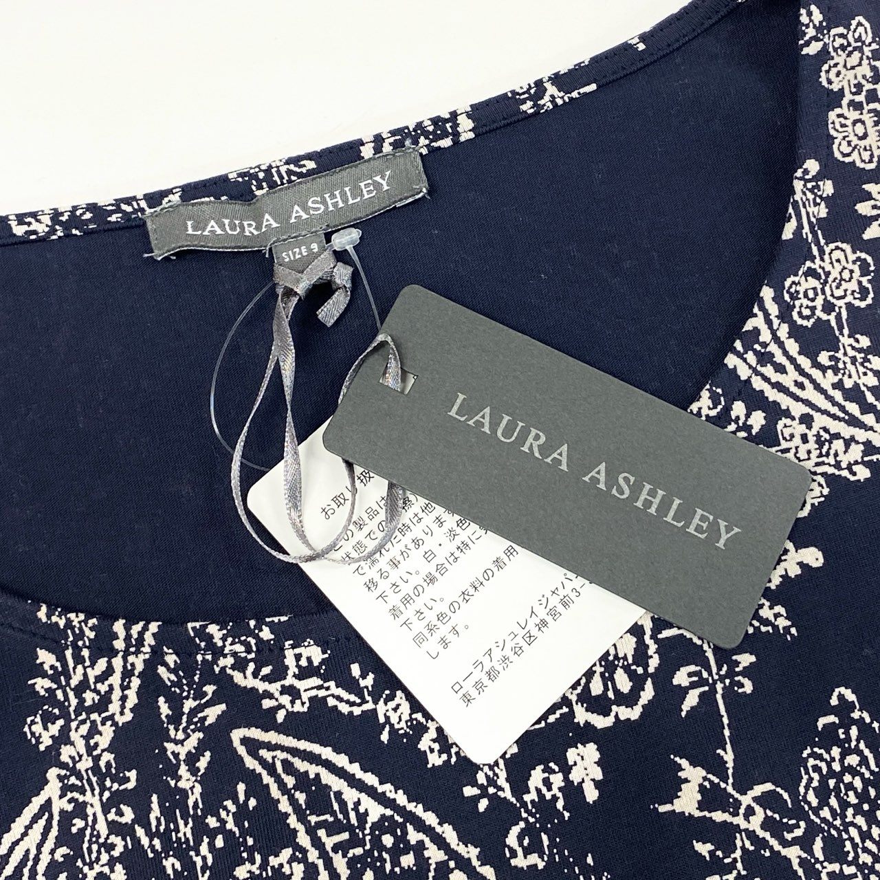 61g23 LAURA ASHLEY ローラアシュレイ タグ付 フレンチスリーブ ワンピース ドレス 総柄プリント 9号 ネイビー コットン レディース