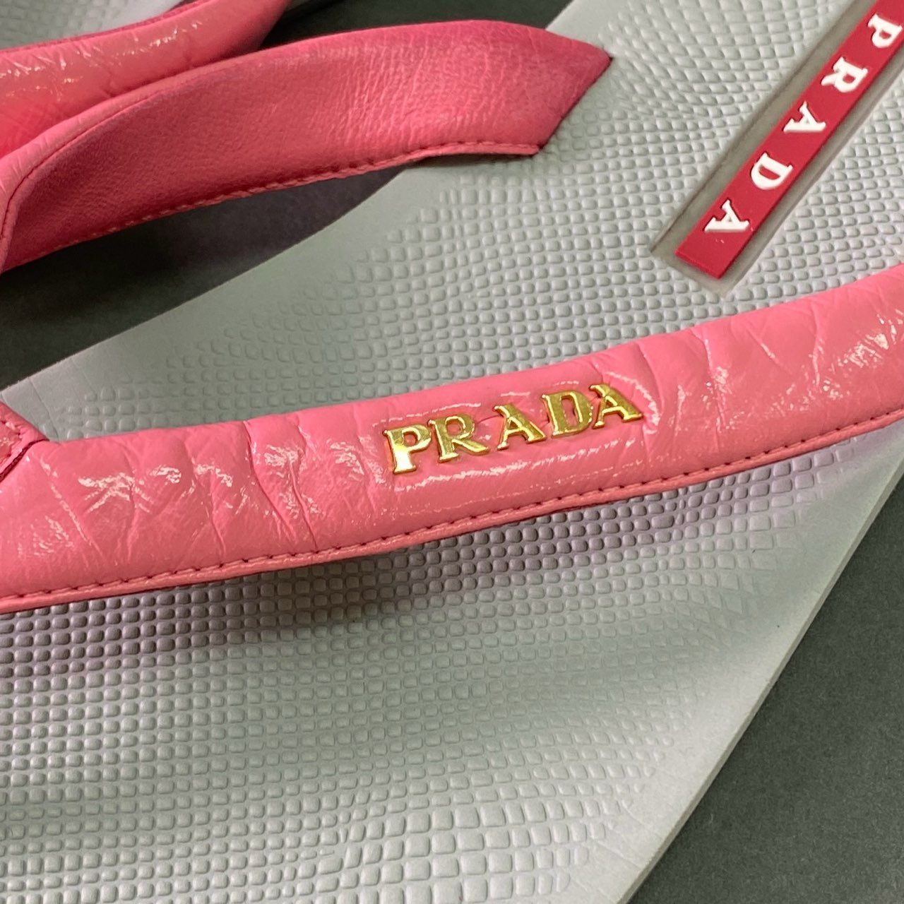 4j24 PRADA SPORT プラダ スポーツ ビーチサンダル トングサンダル 39 ピンク グレー フラット