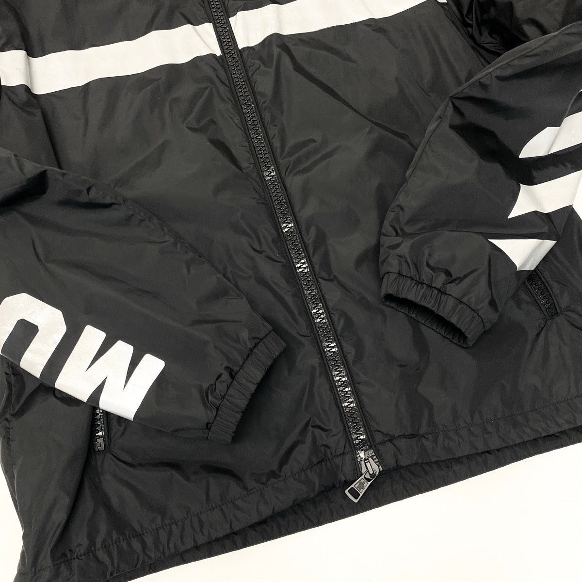 42e13 MONCLER モンクレール off-Whiteコラボ フーディーナイロンジャケット パーカー DIND-16-961 5サイズ ブラック ホワイト ナイロン100％ メンズ 男性用u02t