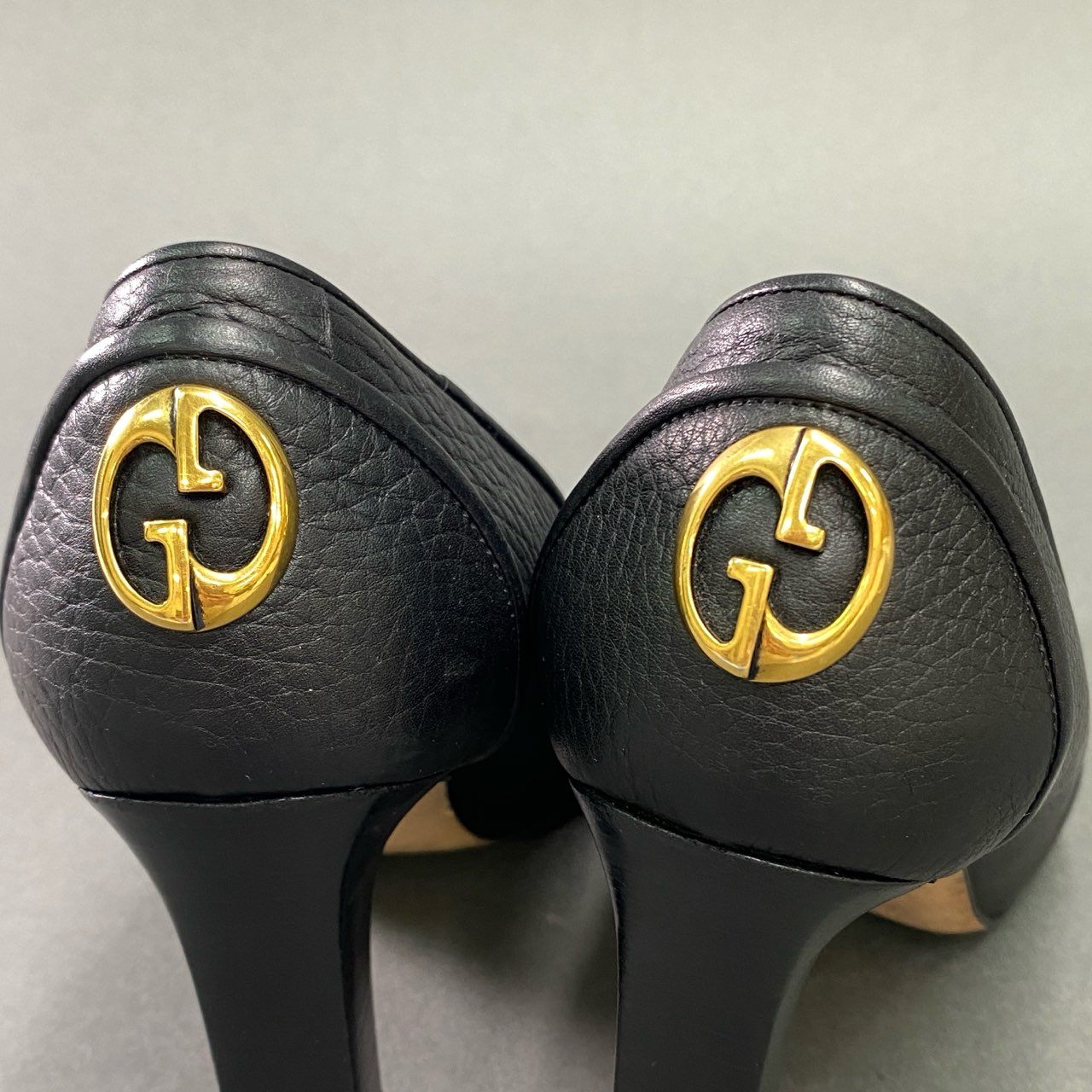 4l19 ４ GUCCI グッチ ゴールドGGロゴ レザーパンプス 36 1/2 ブラック Leather イタリア製 シューズ