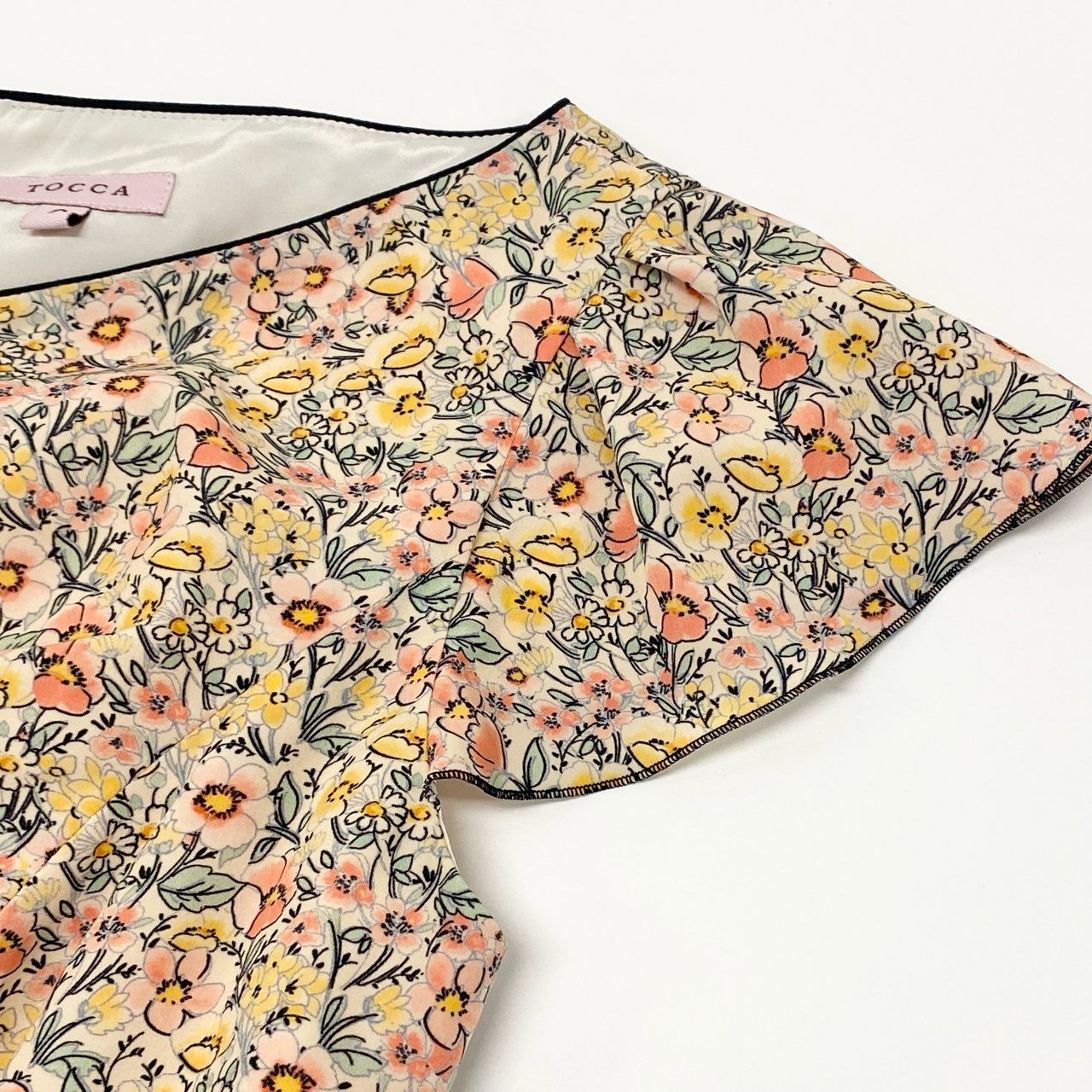 28k5 TOCCA トッカ DAHLIA ダリアドレス 半袖ワンピース フリルスリーブ 花柄 洗える○ レディース 女性用 0 マルチカラーo07t