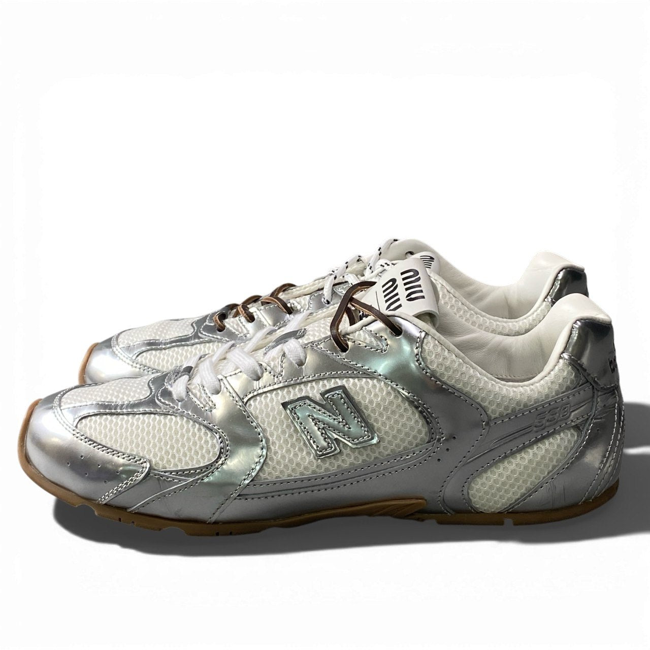 b2 miu miu × NEW BALANCE ミュウミュウ ニューバランス 530SL ローカットスニーカー サイズ43 シルバー メンズ 男性用 靴 スニーカーk02i