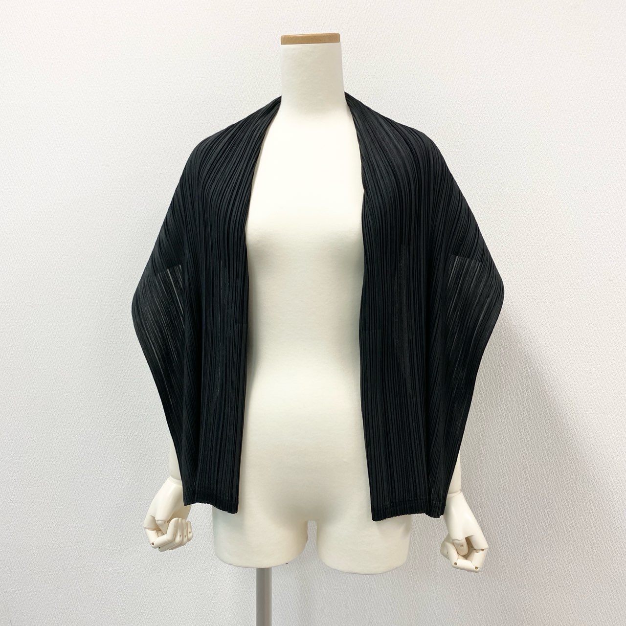 14j10 PLEATS PLEASE プリーツプリーズ フロントオープン ジレ ベスト イッセイミヤケ PP21-JE163 3サイズ ブラック レディースu02t