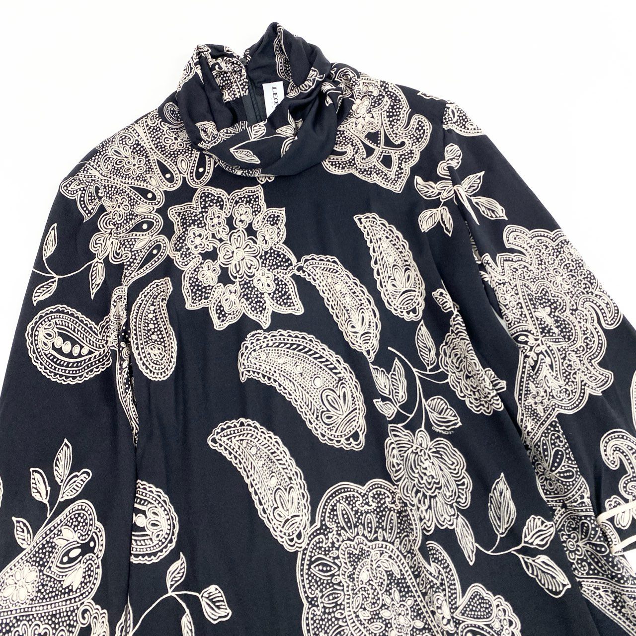 51b12 【美品】LEONARD レオナール ハイネックロングスリーブチュニックワンピース 総柄プリント 42サイズ ブラック ベージュ コットン100％ レディース 女性用u02t
