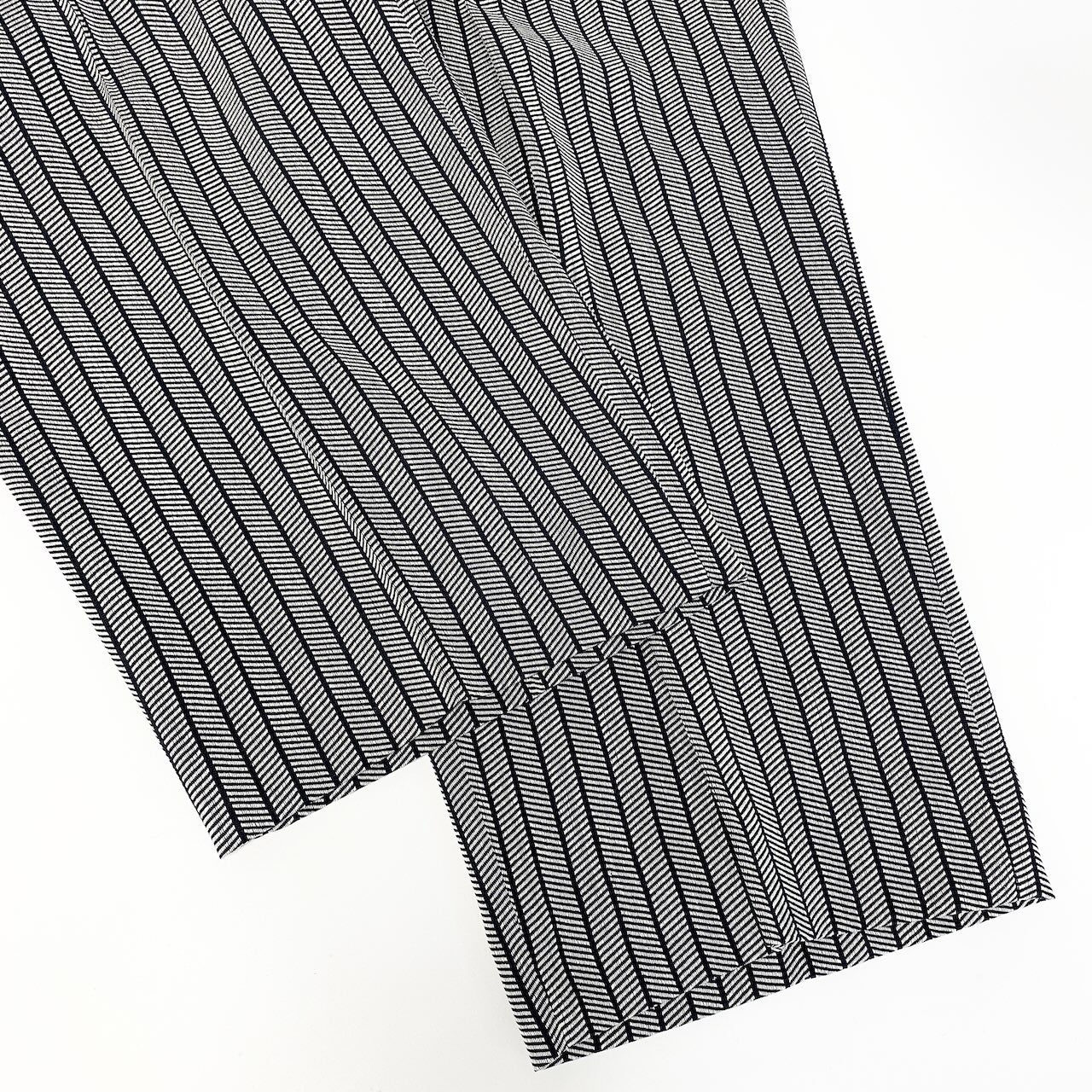50e8【未使用タグ付】 ESCADA エスカーダ セットアップ パンツスーツ ノーカラー ロングジャケット タックパンツ ストライプ柄 サイズ38 ブラック ホワイト レディース 女性用u02t