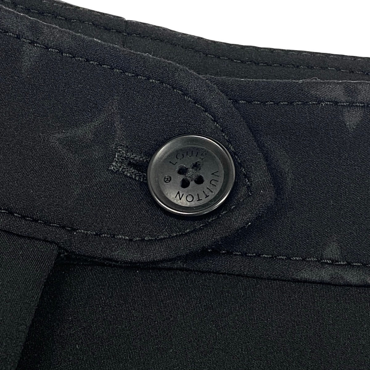 h17 定価￥314,600 LOUIS VUITTON ルイヴィトン モノグラム ディティールカーゴパンツ Monogram Detail Cargo Pants size 38 ブラックt18r
