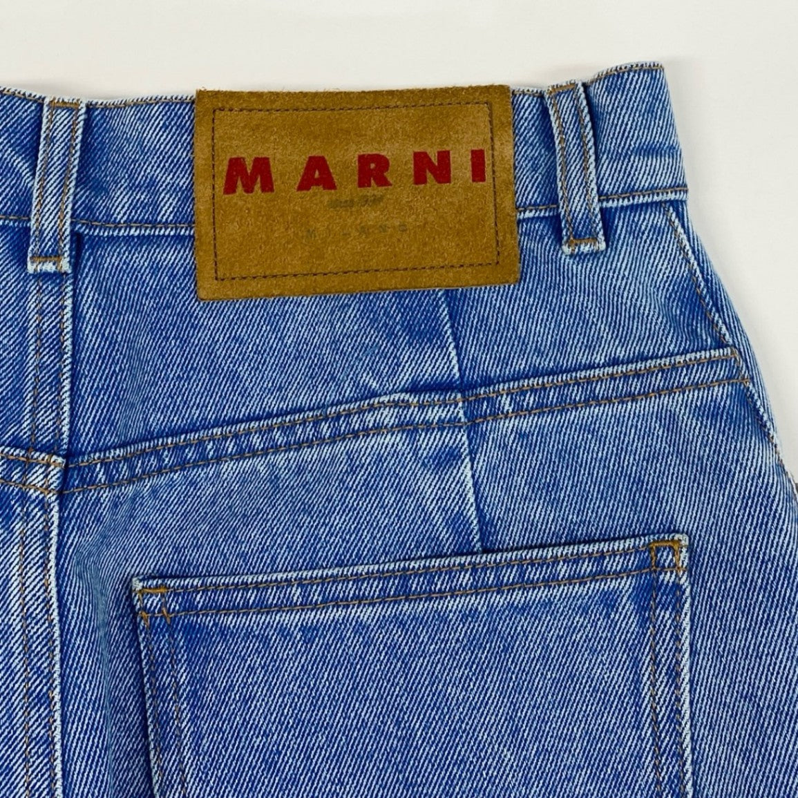 40h24 《極美品》MARNI マルニ キャロットジーンズ デニム 2024年 ロゴワッペン PAJD0513A0 USCW91 40サイズ ブルー レディース 女性用k02i