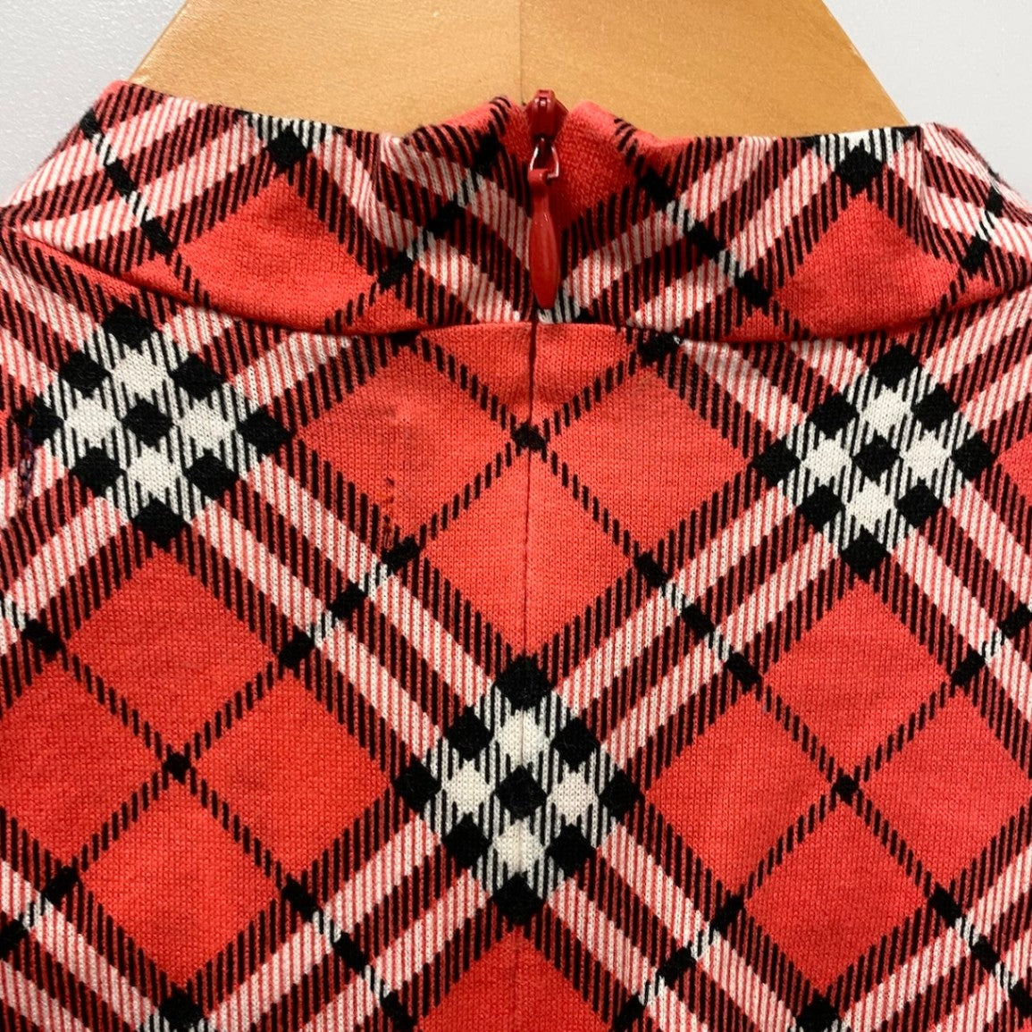 14g5 BURBERRY LONDON バーバリーロンドン ホース刺繍 チェック柄 ノースリーブ カットソー Mサイズ レッド コットン レディースo07t