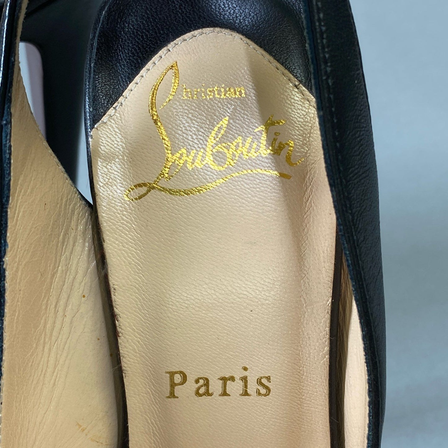 4i30 《美品》 Christian Louboutin クリスチャンルブタン ハイヒール パンプス オープントゥ アンクルストラップ 35サイズ ブラック レザー レディース シューズt18r