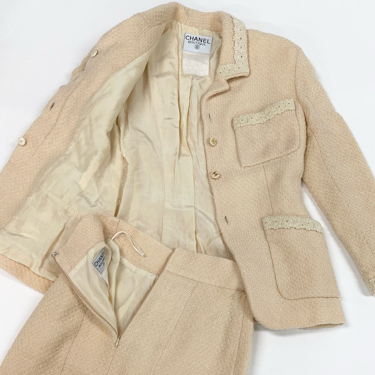 Cc3 CHANEL ヴィンテージ シャネル ココマークボタン ツイードジャケット スカート セットアップ  M相当 アイボリー レディース 女性用 スーツta1