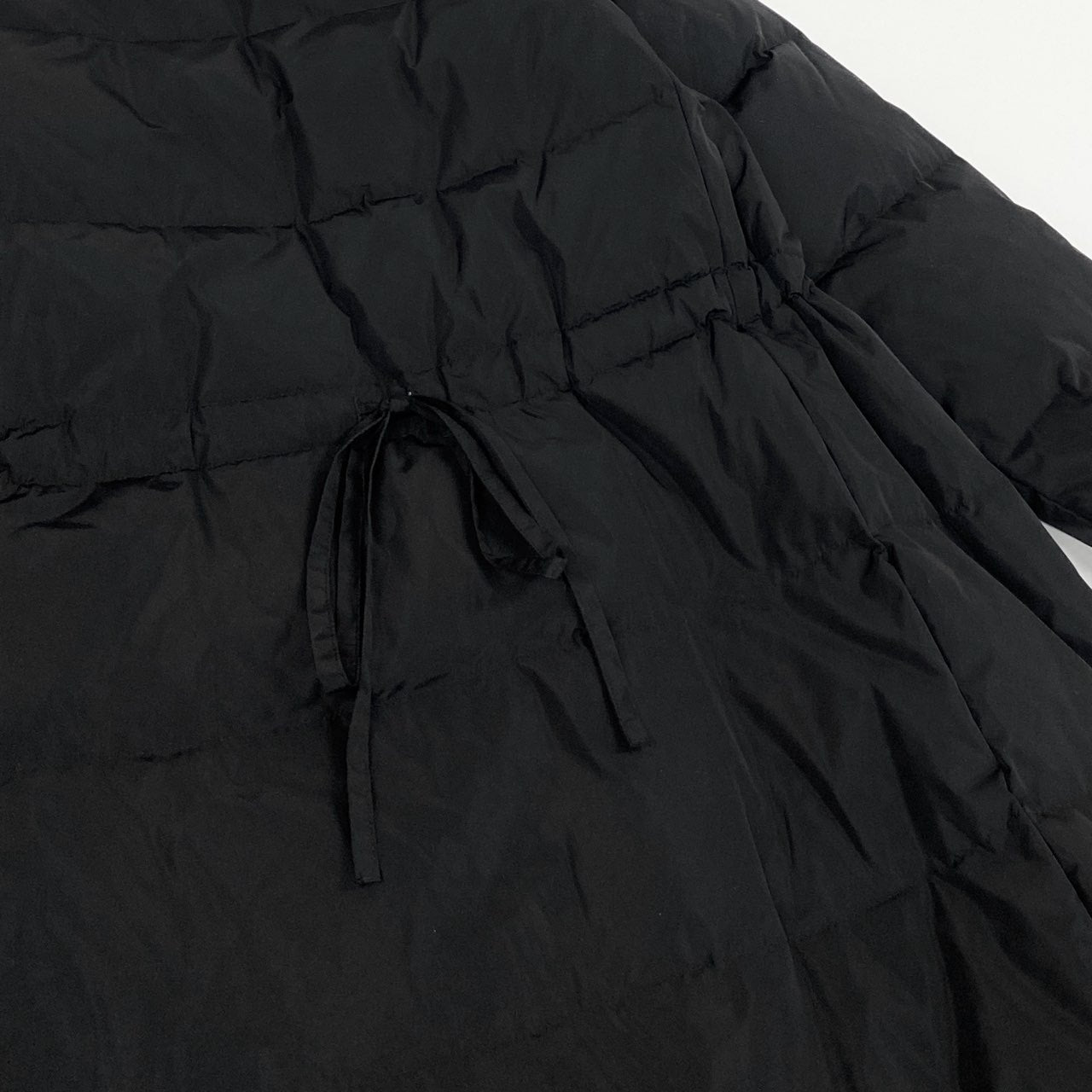 82k28 TOKUKO 1er VOL トクコプルミエヴォル ダウンコート ロングコート 装飾襟 Aライン アウター 9 ブラック レディースu02t