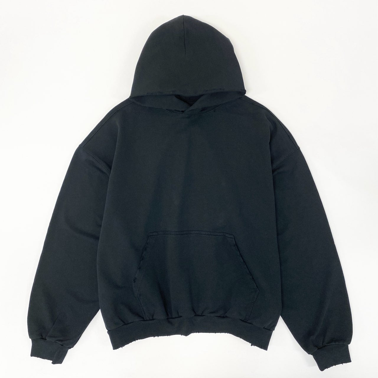 22i16 《未使用品》タグ付 BALENCIAGA バレンシアガ ロゴエンブロイダリー ダメージ加工 プルオーバーパーカー フーディ  742603 Mサイズ ブラック コットンo07t