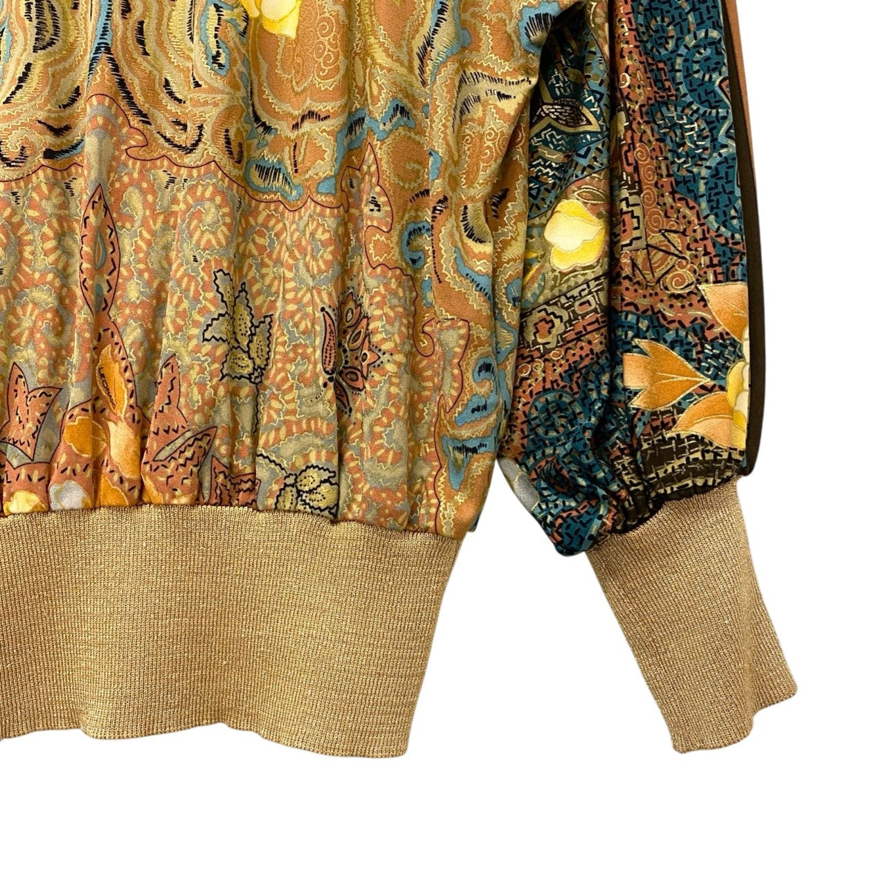 77b26 LEONARD レオナール ロングスリーブカットソー 美しいプリント 金ボタン ラメ マルチカラー シルク100％ レディース 女性用u02t