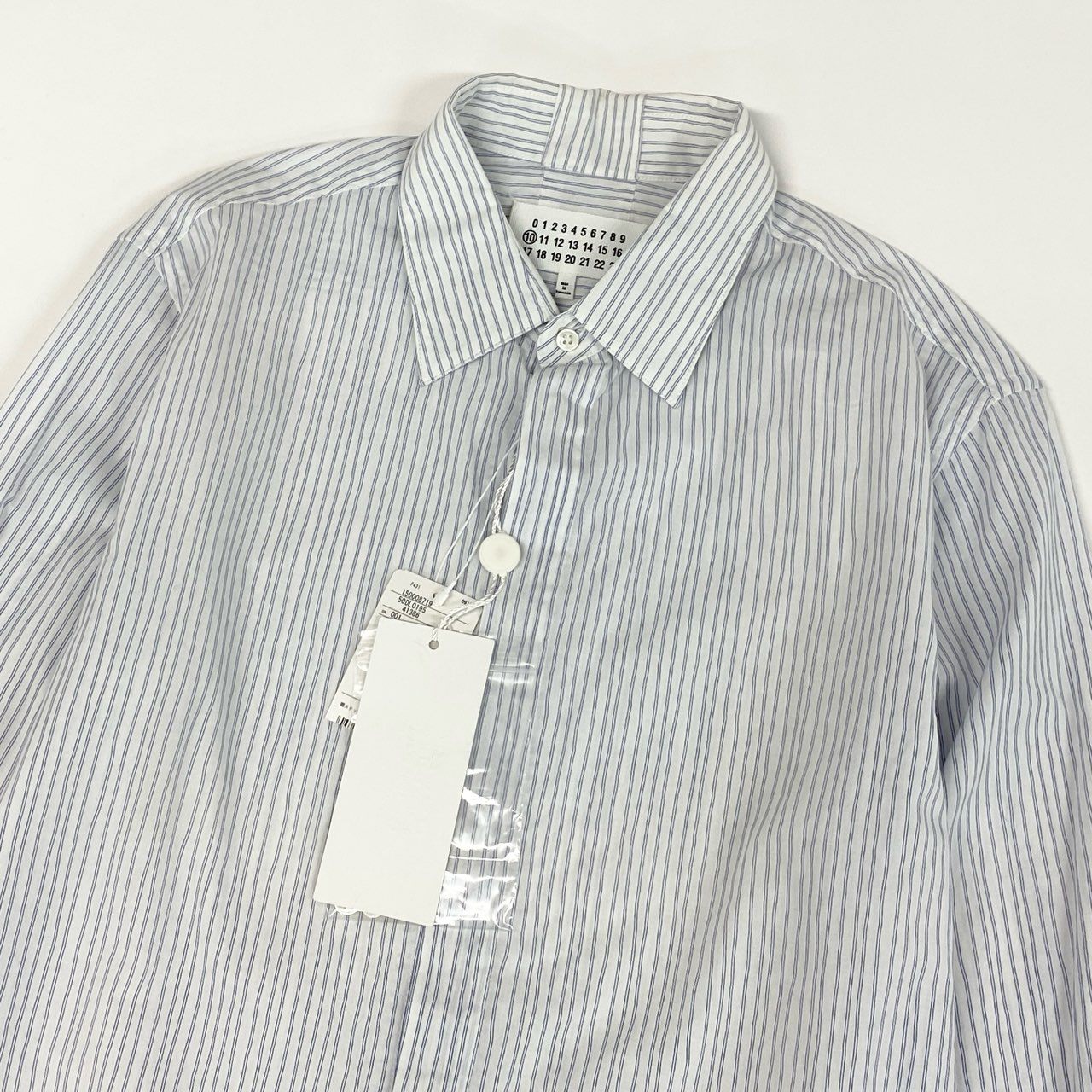 84i10《未使用保管品》 タグ付 Maison Margiela メゾンマルジェラ ストライプ 長袖シャツ ロングスリーブ S50DL0195 46 ホワイト ブルー コットン メンズk02i