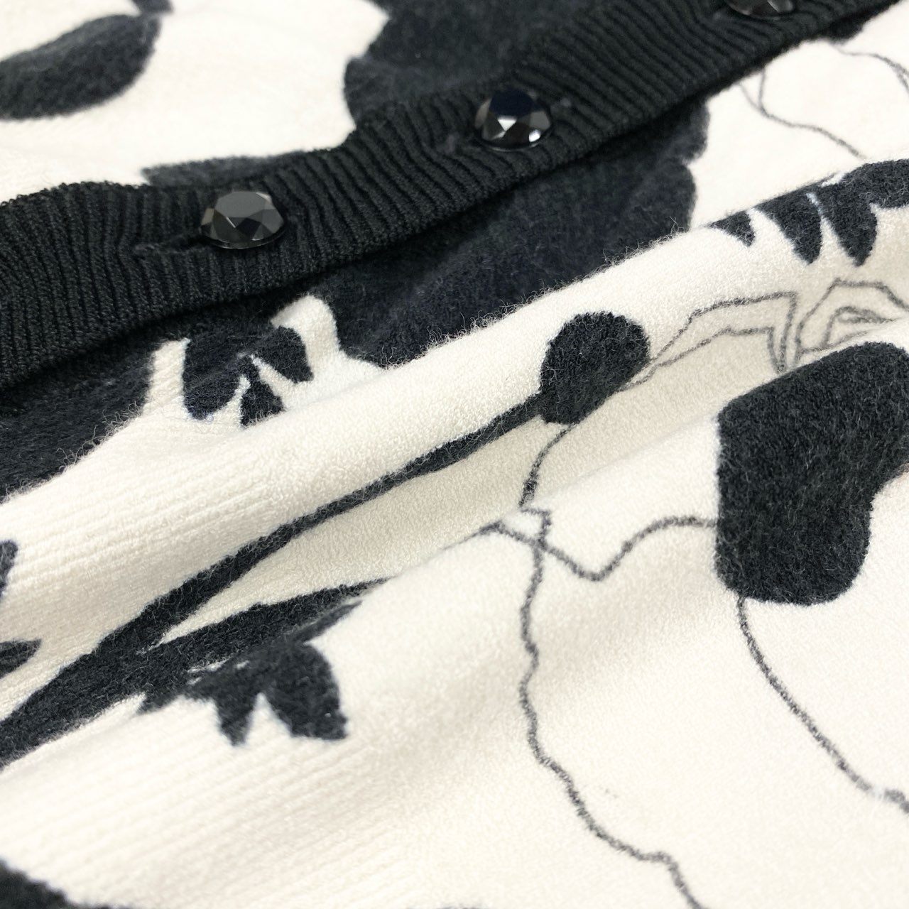 31k2 Blumarine ブルマリン イタリア製 長袖ニットカーディガン 花柄プリント ビジュー スパンコール 38 ホワイト ブラック レディースo07t