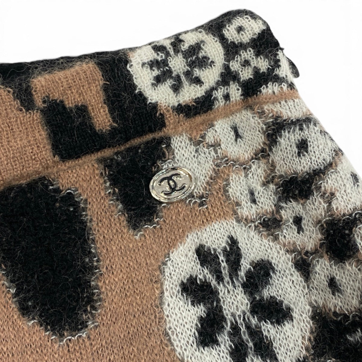 h31 【新品保管品】CHANEL 23A フレアニットパンツ カシミヤ混 P75365 40サイズ ブラウン ブラック ホワイト レディース 女性用k02i