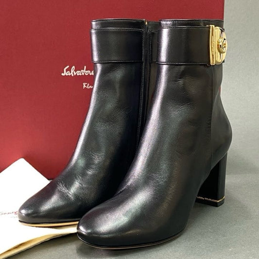 3f5 《極美品》 Salvatore Ferragamo サルヴァトーレ フェラガモ FIAMMA フィアンマ ショートブーツ 5 1/2 ブラック レザー サイドジップ ブーティ シューズ 箱付き