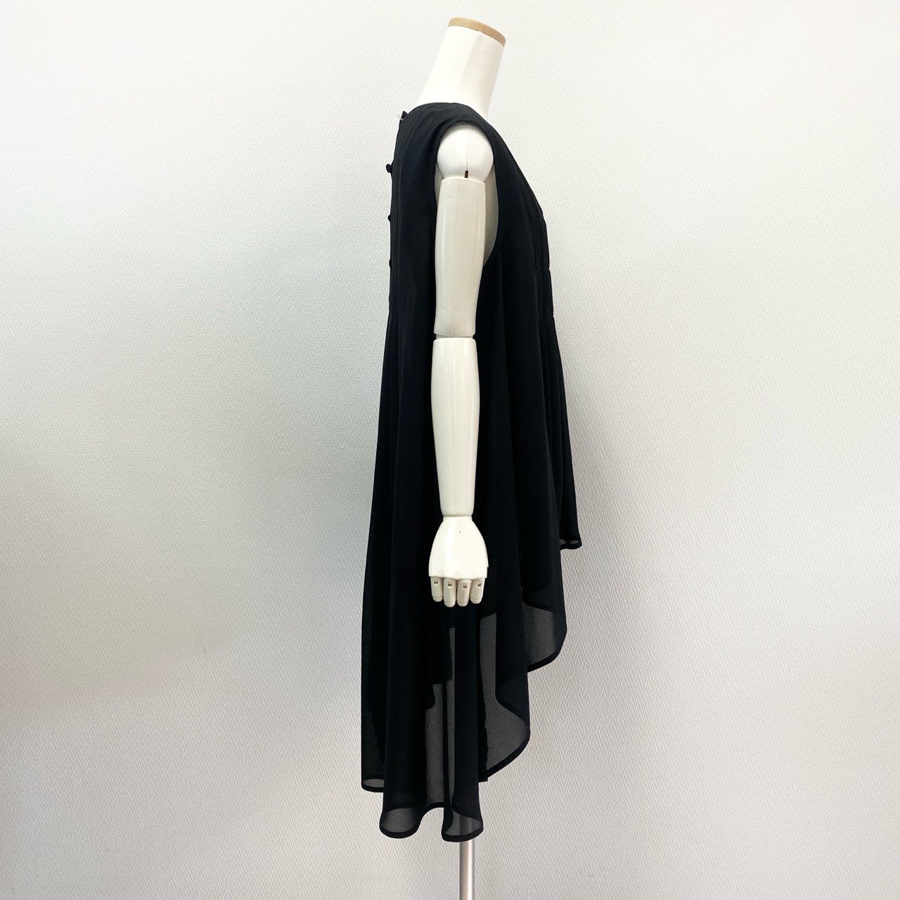 52k23《美品》 TOKUKO 1er VOL トクコプルミエヴォル ノースリーブワンピース アシンメトリー プリーツワンピース レディース 女性用 9  ブラック ポリエステル100％u02t