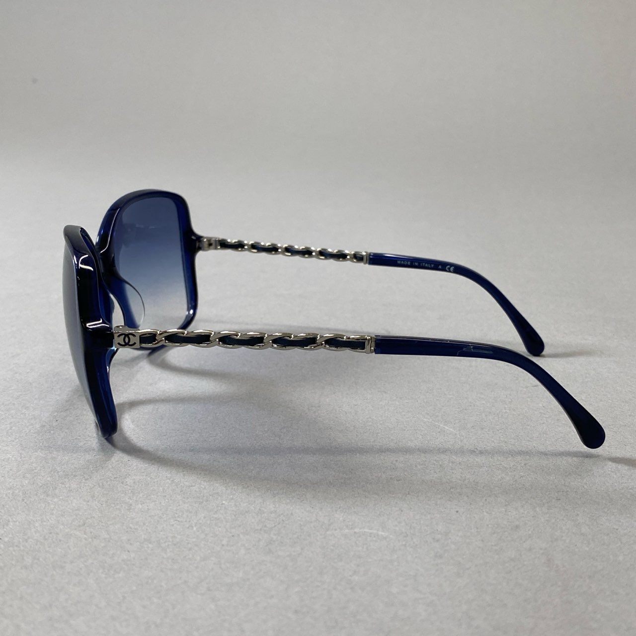 j3 《美品》 CHANEL シャネル チェーンテンプル グラデーションサングラス 5210-Q-A 57□17 ダークネイビー ココマーク 眼鏡 メガネ アイウェア ケース付きt18r