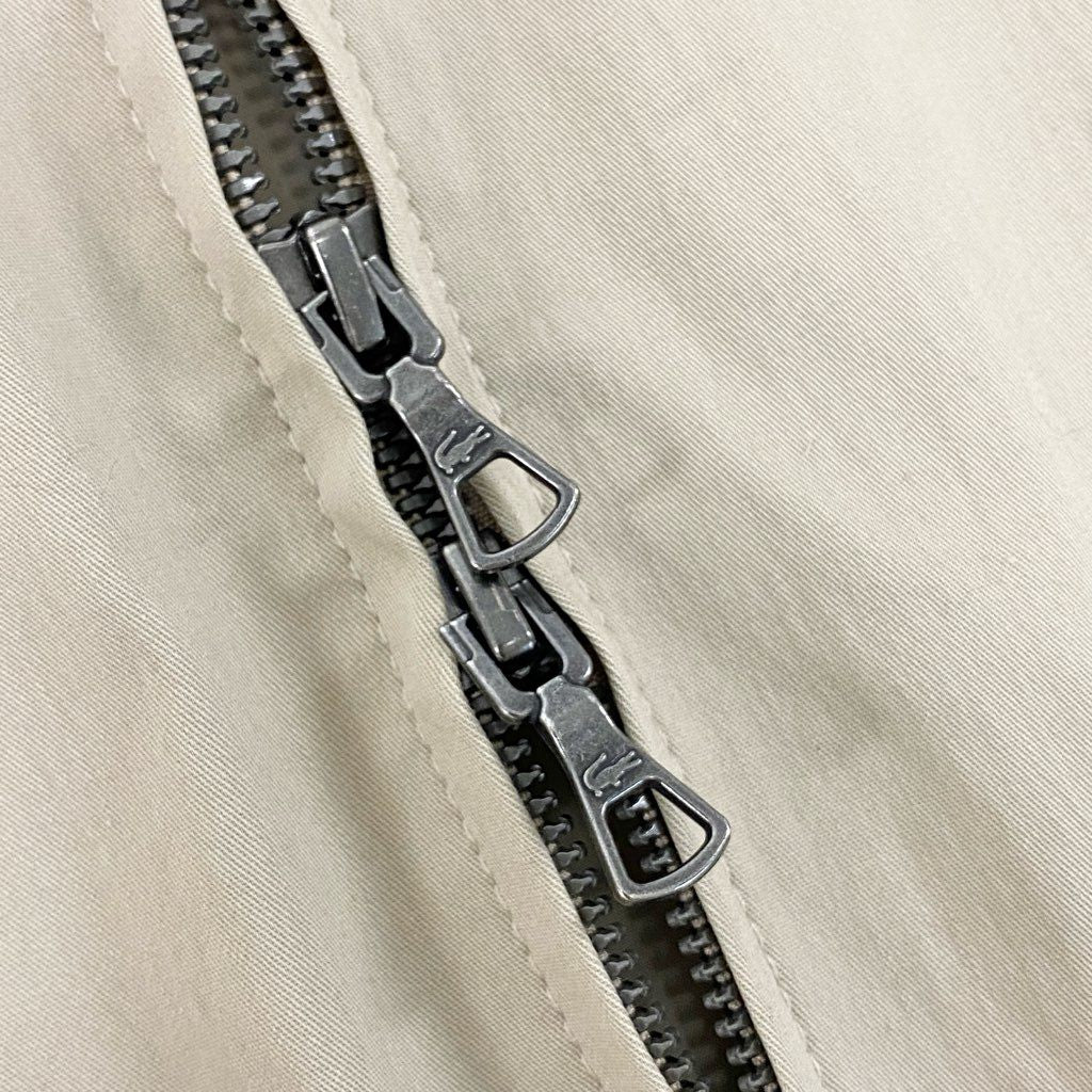 66a12 《美品》 LACOSTE × BEAMS ラコステ ビームス別注 ハリントンスウィングトップジャケット ブルゾン ダブルジップ ワニワッペン バックロゴ メンズ 紳士服 BH021PL US S ベージュu02t