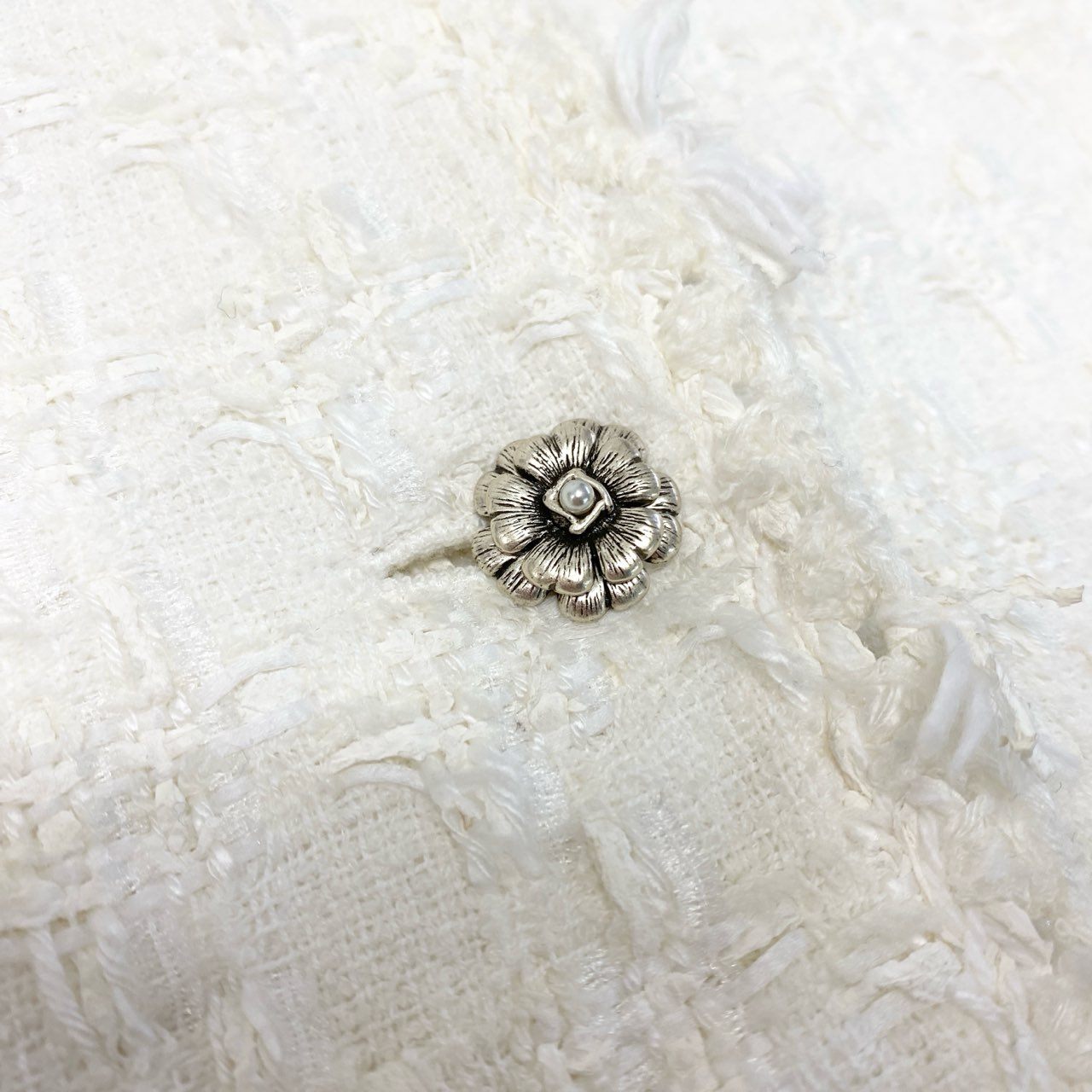 Ca15 CHANEL シャネル 2005 カメリアボタン ツイードジャケット 05C Tweed Jacket P24873V15453 42 ホワイト レディースo07t