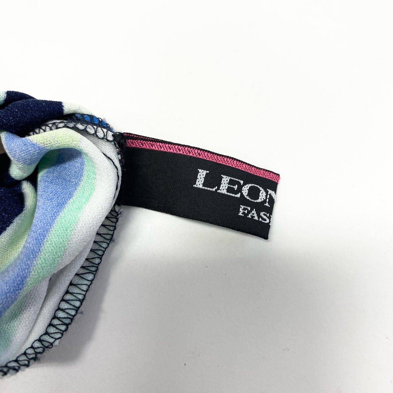 72a28 LEONARD レオナール 長袖カットソー チュニック カンカン素材 美しい花柄プリント 38サイズ マルチカラー レディース 女性用o07t