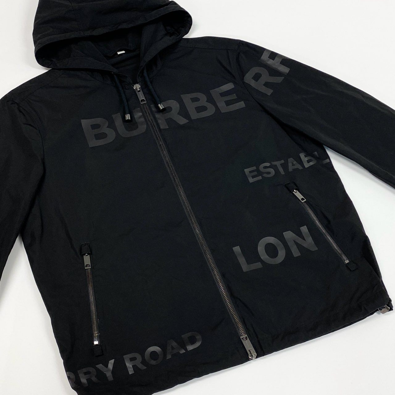 37L23 BURBERRY バーバリー ホースフェリー シェイプメモリータフタ フーデッドジャケット フーディー パーカー ダブルジップ Mサイズ ブラック ポリエステル100％ メンズo07t