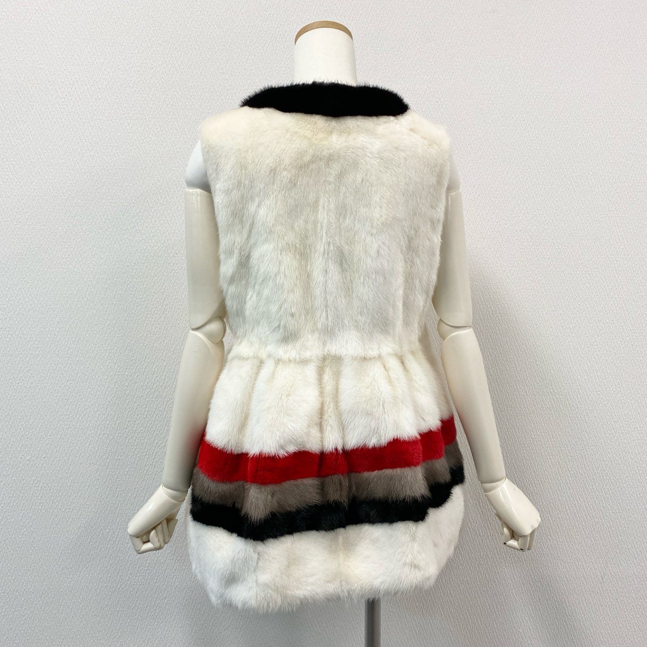 85k4 《希少》 Pellicce Moda ペリーチェモーダ パールミンク 染めデザイン ファーベスト ホワイト 最高級本毛皮 Aライン MINK FURt18r