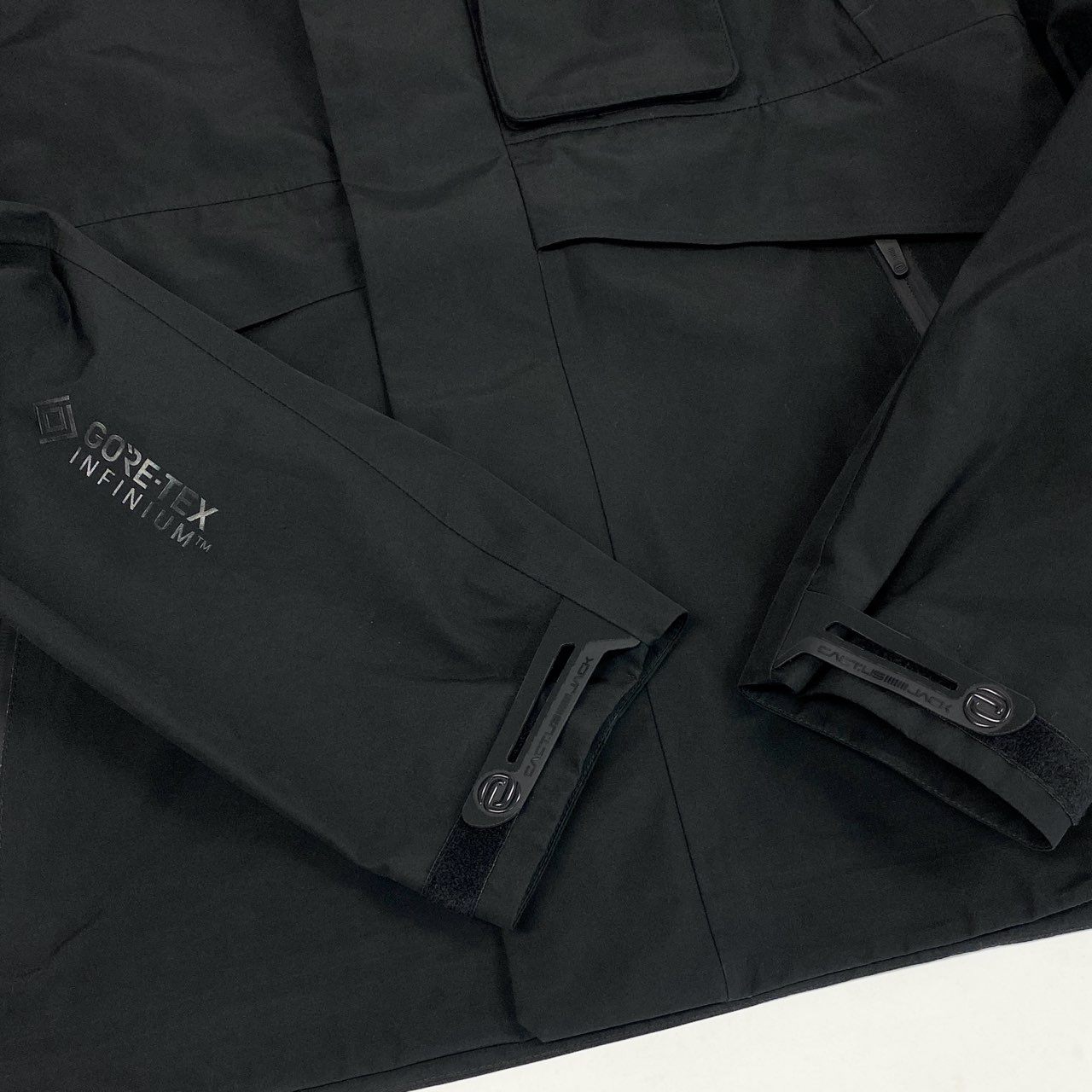 84L19 【美品】Nike×Travis Scott ナイキ トラビススコット ゴアテックス テクニカルジャケット フーディージャケット Sサイズ ブラック メンズo07t