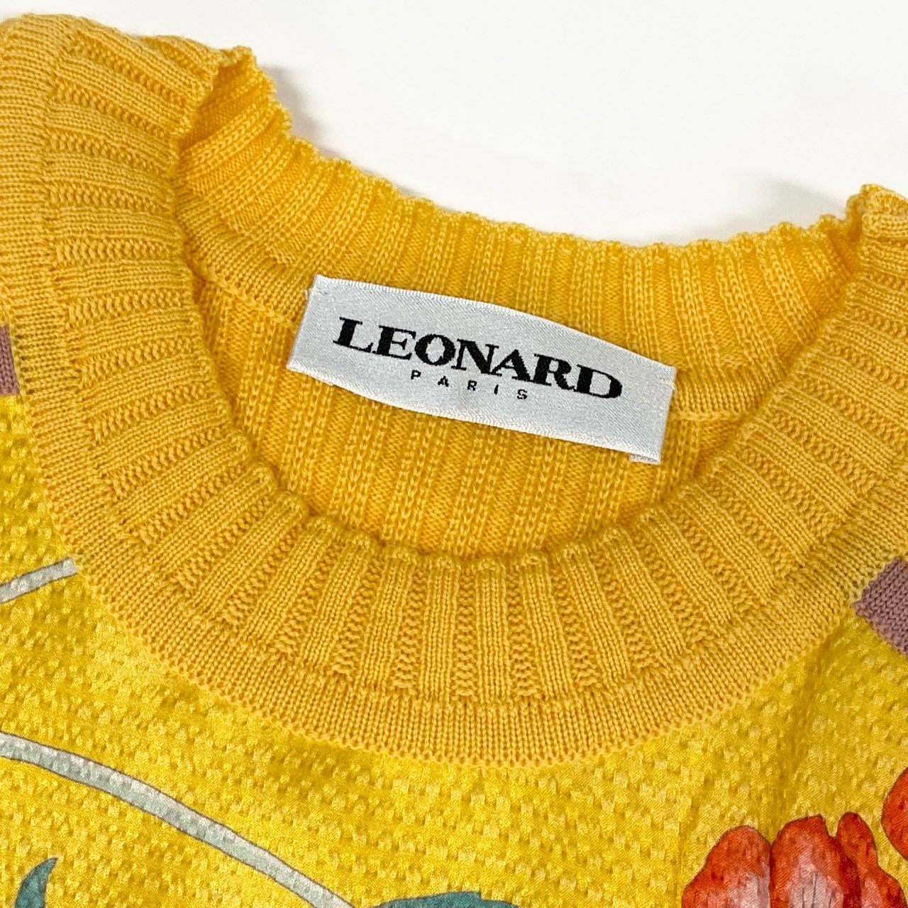 68d13 【極美品】 LEONARD PARIS レオナール ロングスリーブ ニットセーター リブニット 異素材切替 美しい花柄プリント サイズL イエロー レディース 女性用u02t