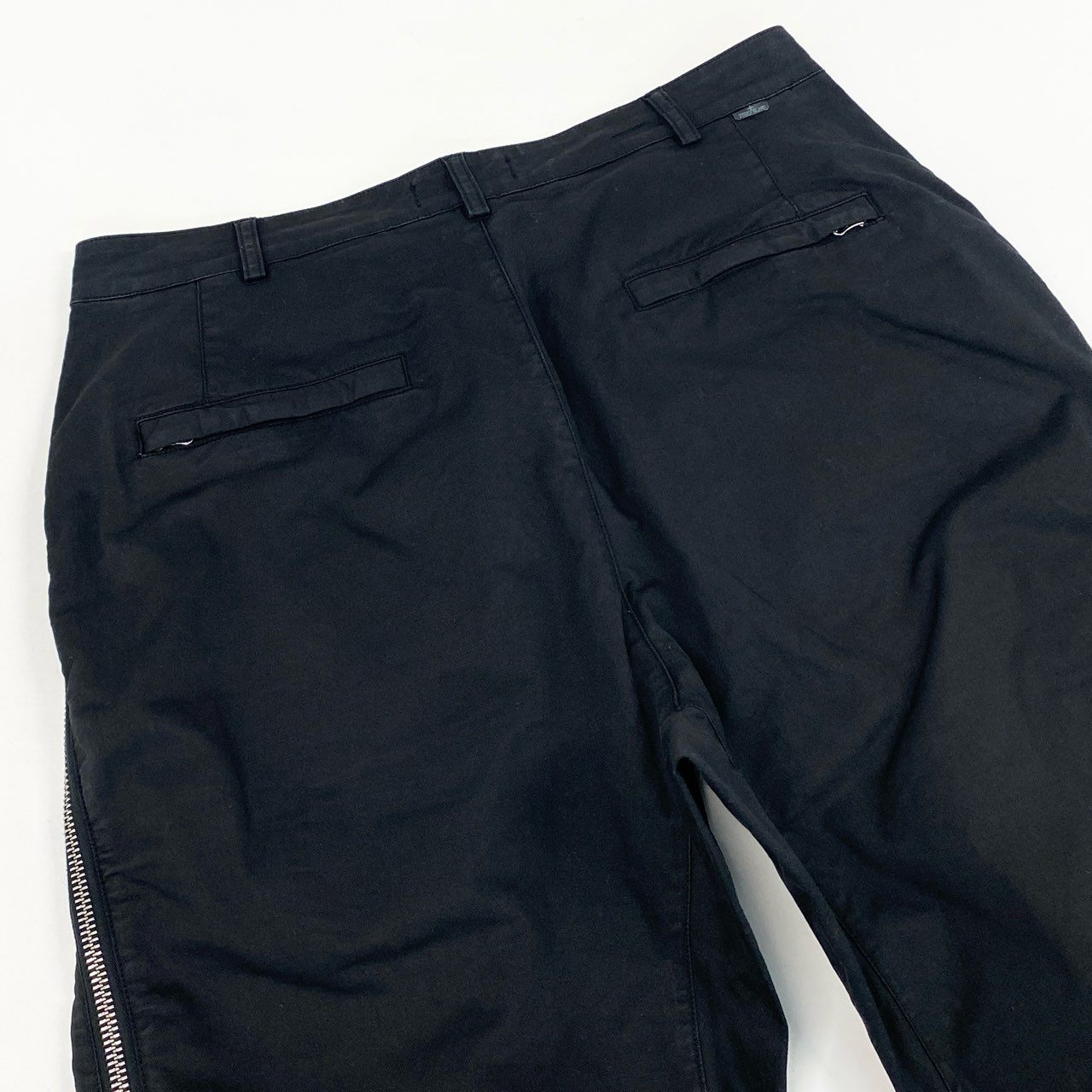 32l26 《未使用保管品》 タグ付 Stone Island ストーンアイランド SHADOW PROJECT BERMUDA SHORTS シャドウプロジェクト バルミューダ ショーツ ショートパンツ ハーフパンツ カーゴ 6819L0208 48 ブラック