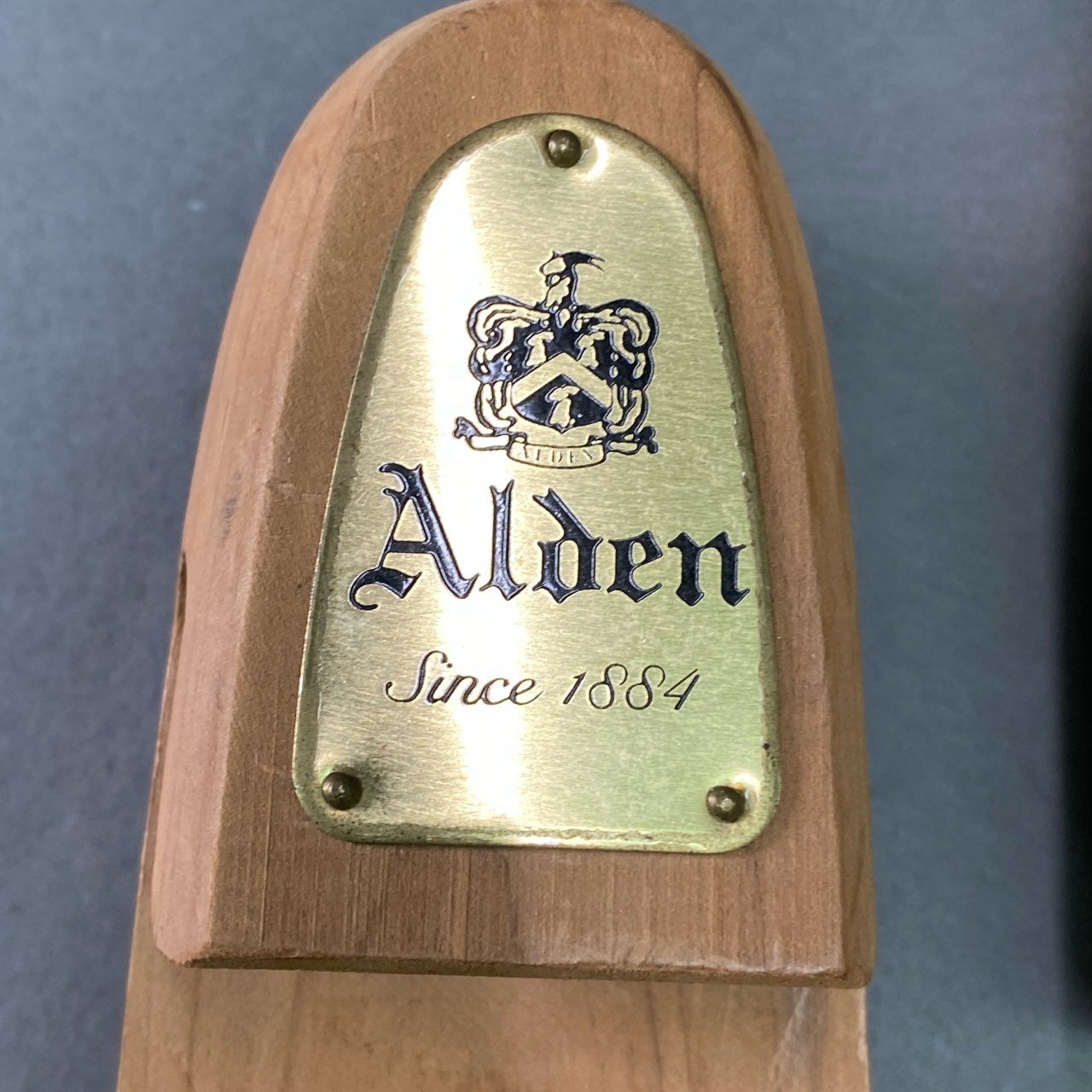 1e16② Alden オールデン ウッドシューツリー M 茶系 木製 シューズキーパー ビジネス 革靴