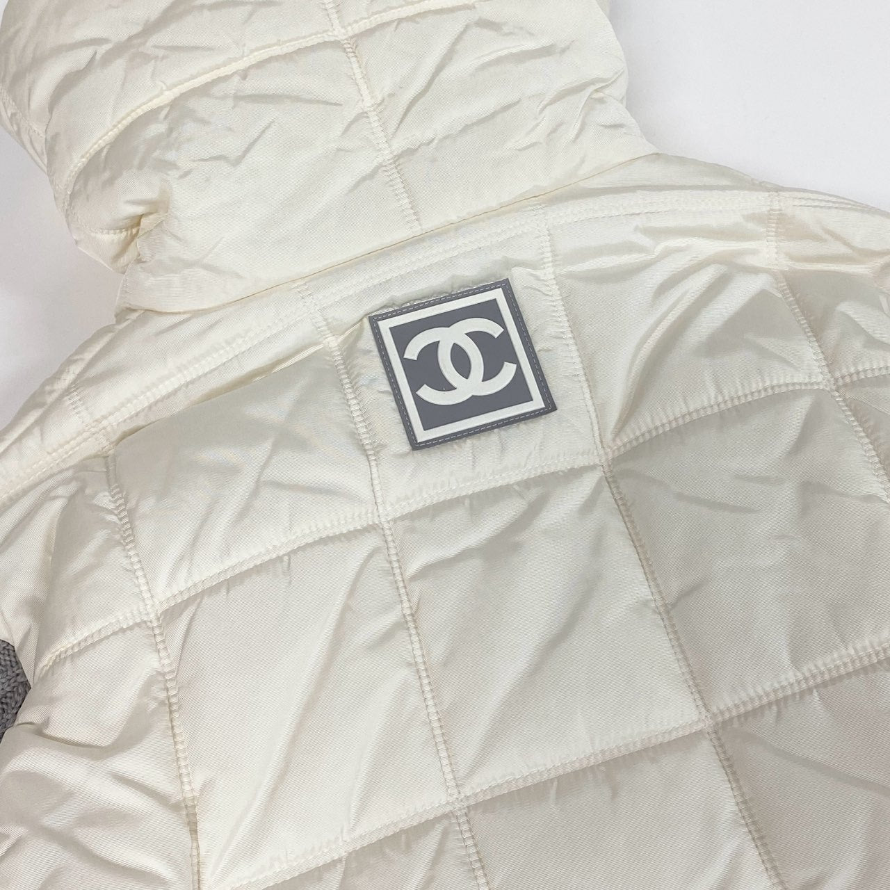 Cb15 CHANEL シャネル スポーツライン 2000 ニット切り替え 中綿ジャケット アウター ココマーク P16399 36 ホワイト グレー レディースta1