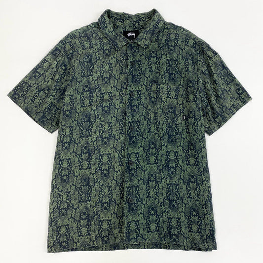 32j3 STUSSY ステューシー ロゴタグ パイソン柄 半袖シャツ オープンカラー 開襟 Sサイズ グリーン レーヨン メンズo07t