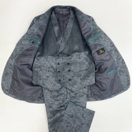67j6《極美品》 GARNIER ガルニエ 大きいサイズ 3ピース スリーピース シングルスーツ 2釦 総柄 パーティー フォーマル LL ダークグレーu02t