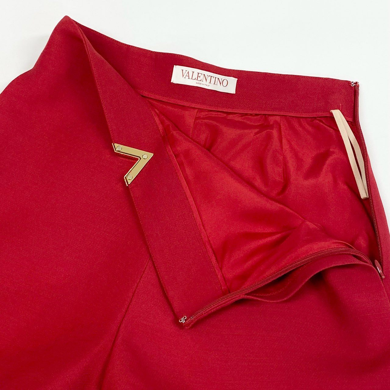 Ic2 VALENTINO ヴァレンティノ Vゴールドロゴ ショートパンツ ボトムス 38 レッド レディースu02t