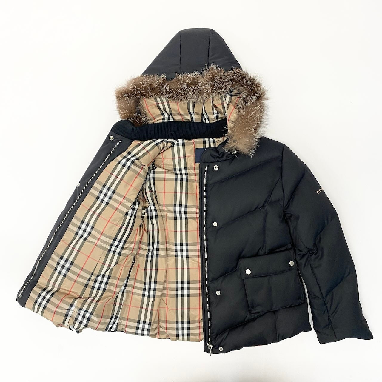 23e7 BURBERRY LONDON バーバリーロンドン ダウンジャケット ジャンパー ノバチェック ブルーフォックス ベアチャーム付 サイズ130A ブラック キッズ 子ども服u02t