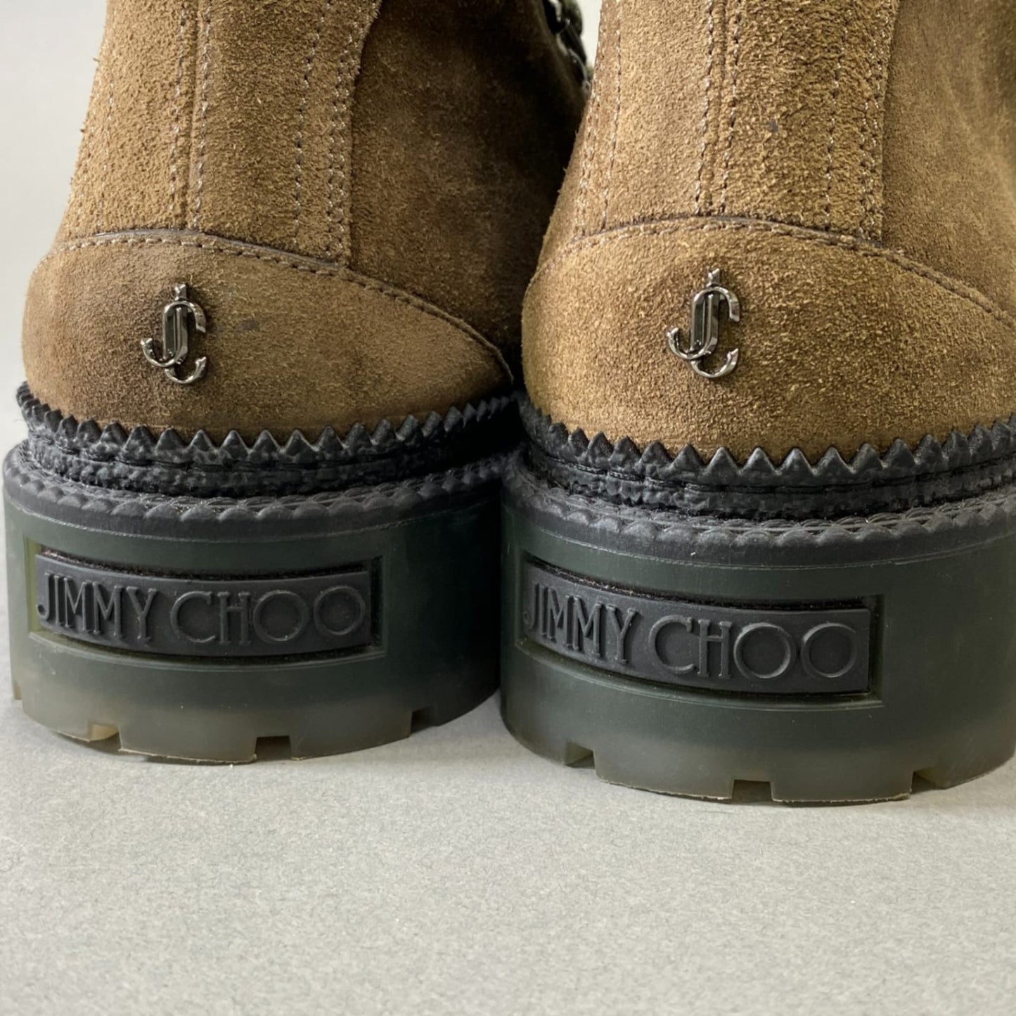 1L10 【美品】JIMMY CHOO ジミーチュウ デヴィンニットソックス スエードブーツ ８ホールブーツ ブーツ 42サイズ カーキ メンズk02i