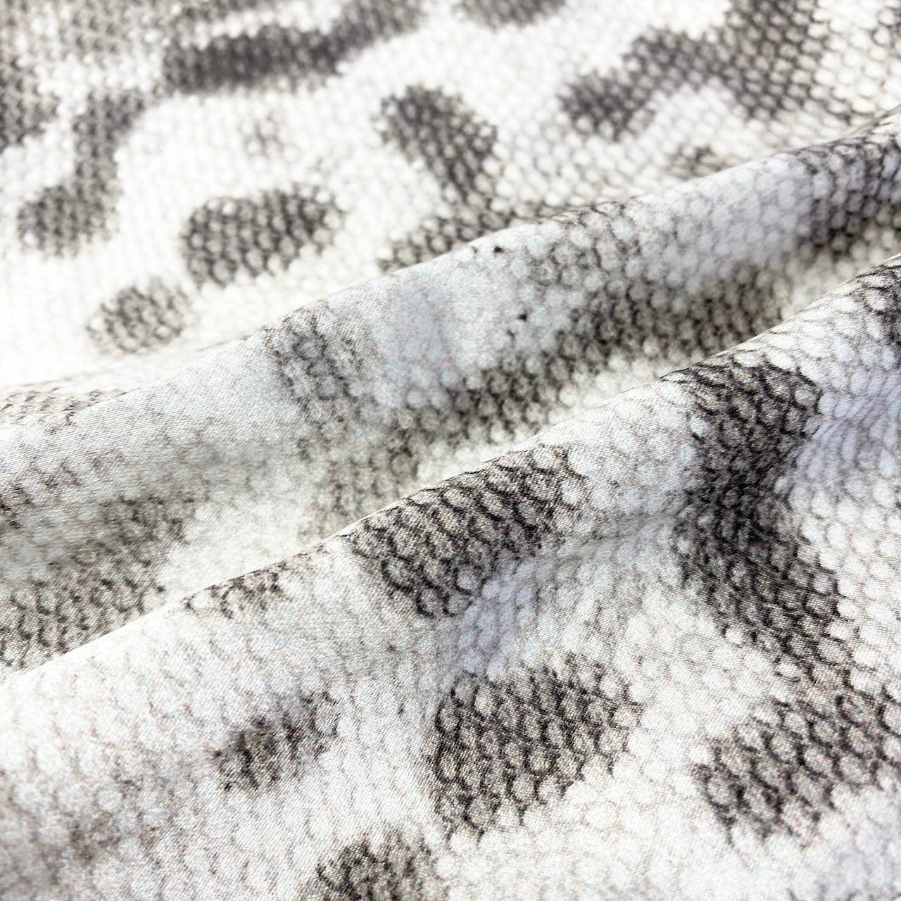 Ad15 GUCCI グッチ パイソンプリント シルクカットソー Python Print Silk T-Shirt White サイズM ホワイトt18r