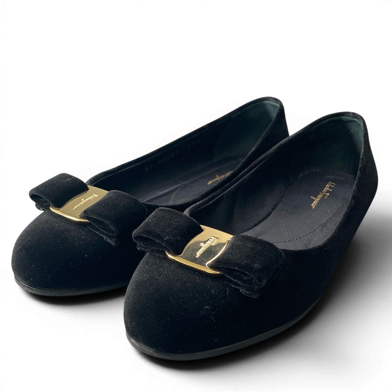 3d23 Salvatore Ferragamo サルヴァトーレフェラガモ VARINA ヴァリナ フラットパンプス バレエシューズ ヴァラリボン ベロア 0679013 6 1/2 ブラック レディース 女性靴k02i