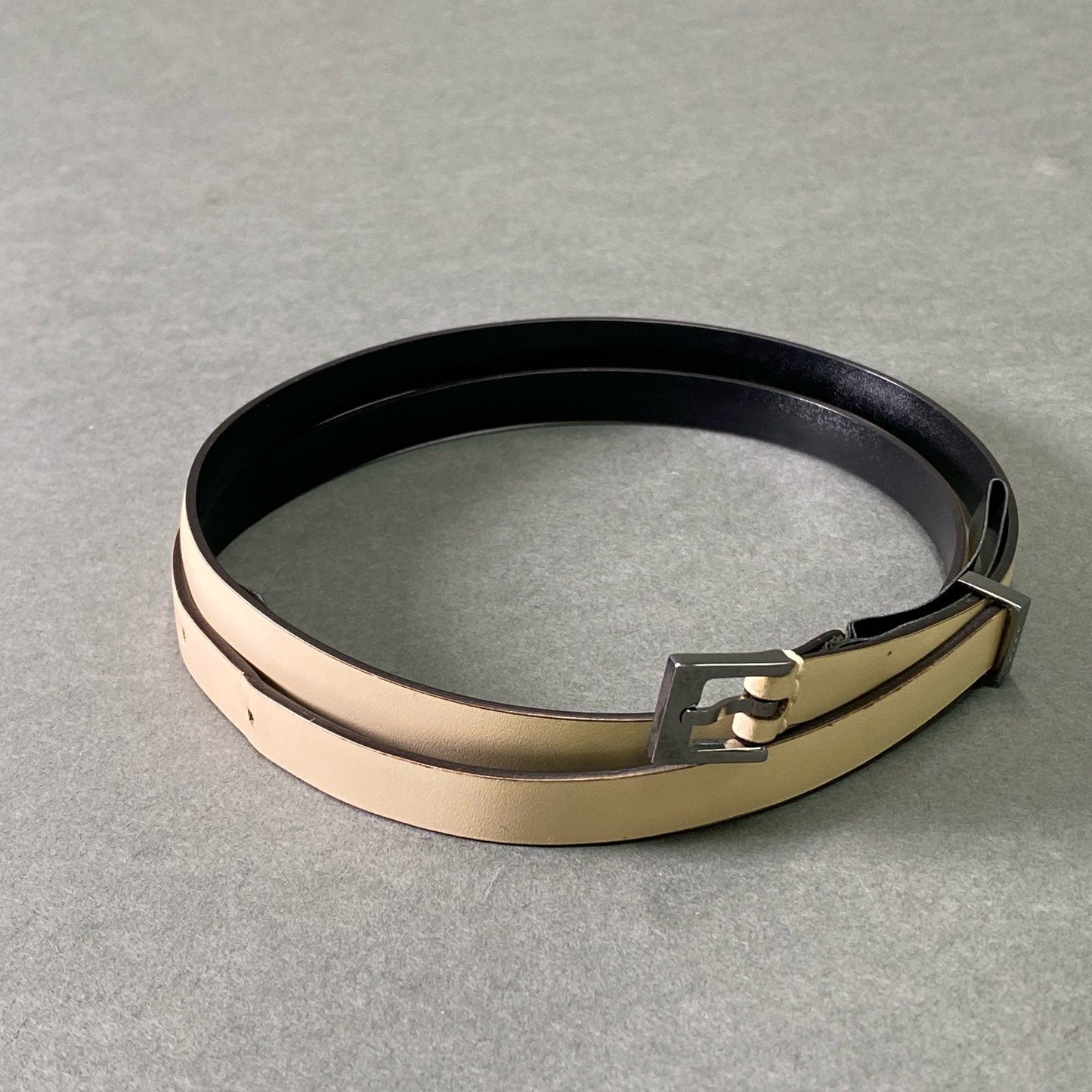 e8 GUCCI グッチ レザー 細ベルト 70 / 28 ベージュ ブラック Leather Belt イタリア製
