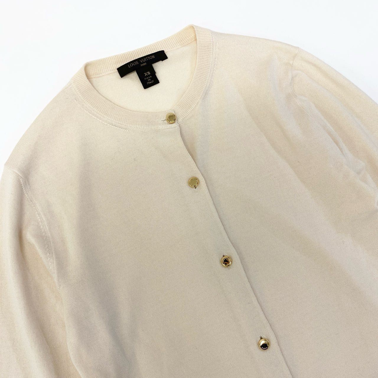 38a16 LOUIS VUITTON ルイヴィトン ロゴ入り金ボタン ハイゲージ ニットカーディガン 薄手カーディガン サイズXS アイボリー レディース トップスk02i
