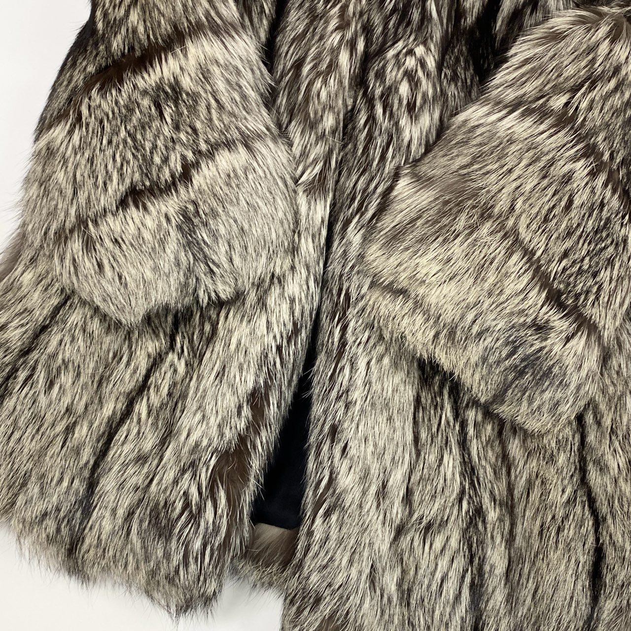 50k29 SAGA FOX サガフォックス 金サガ MG Sable FUR シルバーフォックス フォックスコート セミロングコート 毛皮コート ボリューム 13号 ブラウン系 フォックスファー レディースu02t