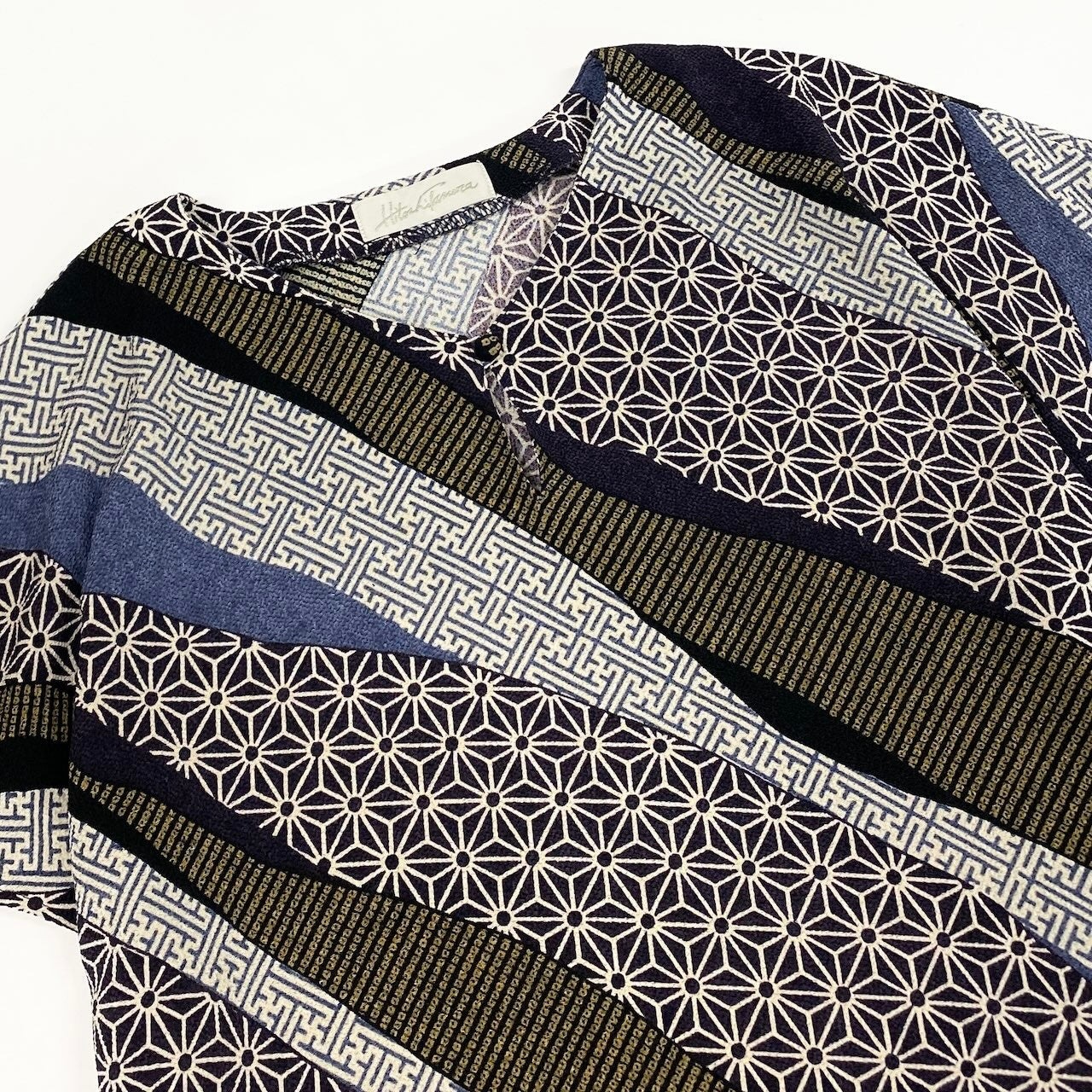 47d16 【美品】 Hitoshi Tamura ヒトシタムラ ちりめん フレンチスリーブ 半袖カットソー 総柄プリント 和柄  マルチカラー ポリエステル100％ レディース 女性用u02t