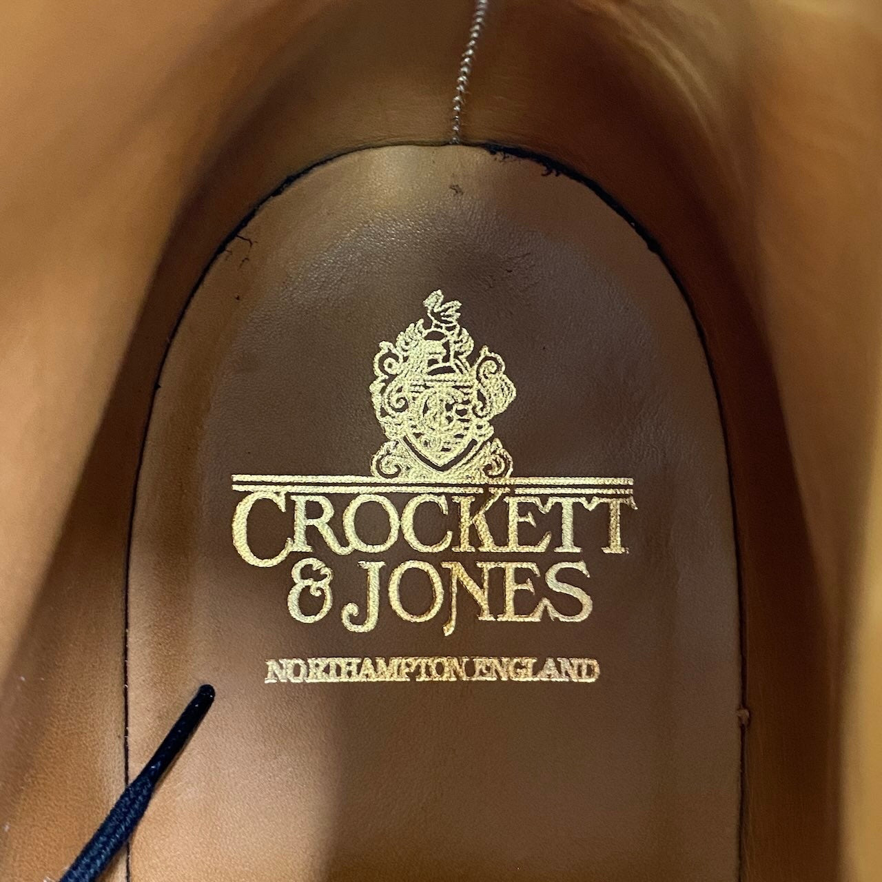 2f10【美品】 CROCKETT & JONES クロケットアンドジョーンズ CHERTSEY チャートシー プレーントゥ チャッカブーツ スウェードレザー シューズ サイズ9 ブラック メンズ 紳士靴u02t
