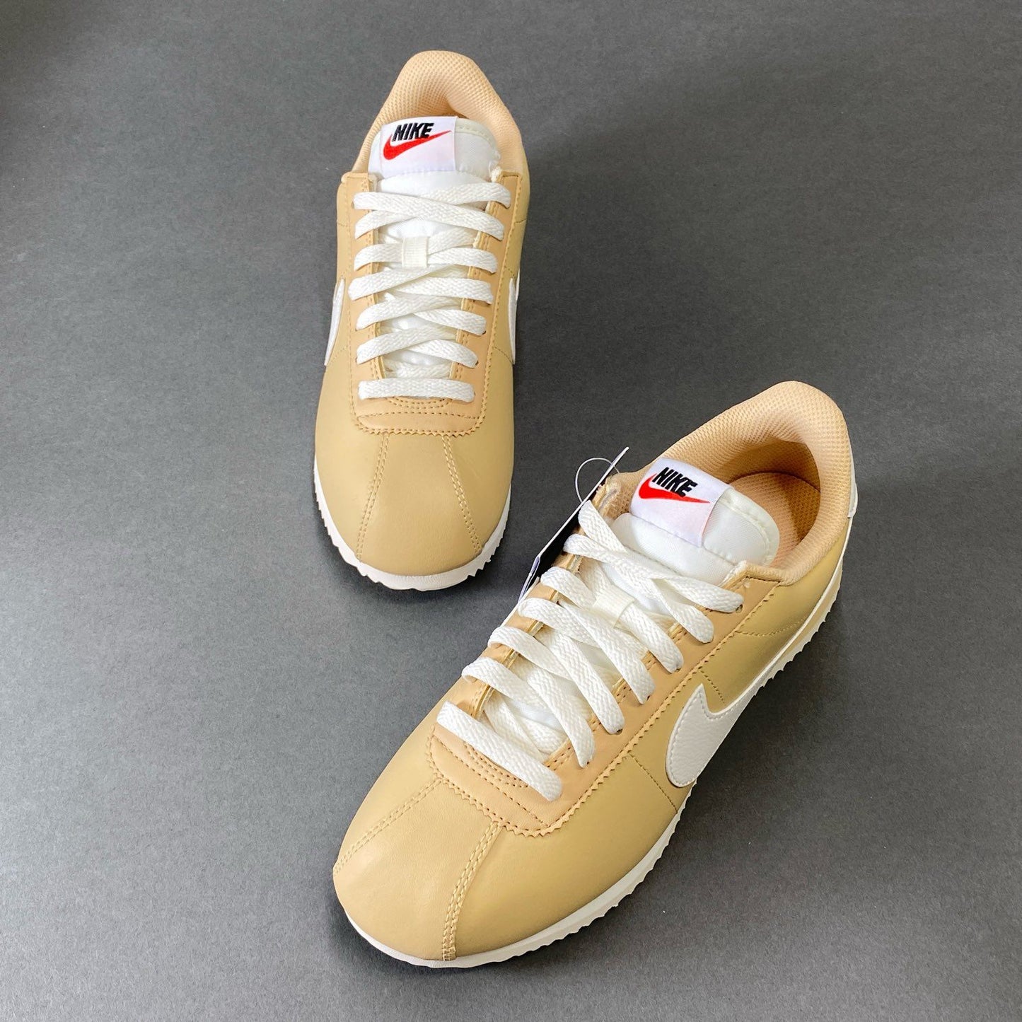 6g9 《未使用品》 NIKE ナイキ CORTEZ コルテッツ DN1791-200 23.5cm ベージュ スニーカー シューズ 箱有